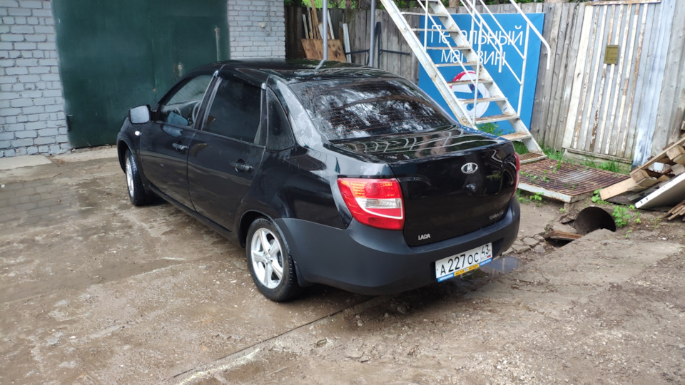 Уважаемые паджероводы, подскажите пожалуйста, когда зажигание включаешь ...