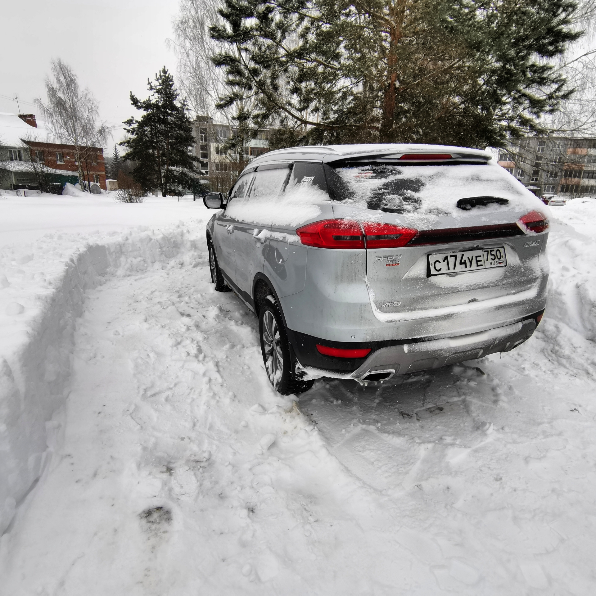 4. Geely atlas не заводится в мороз. Geely atlas pro приборная панель. Приборная панель джили атлас 2018. Фаркоп джили атлас 2018.