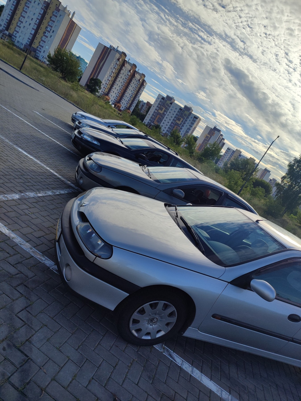 Встреча, Пинск 13.07🏭🏯🏰 — Renault Laguna I, 1,6 л, 1999 года | встреча |  DRIVE2