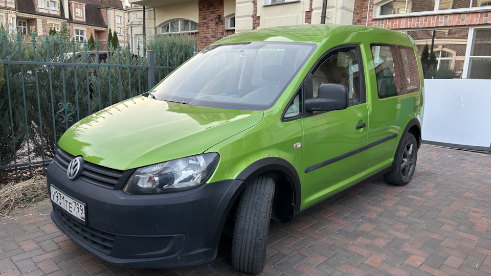 Volkswagen Caddy Viper green