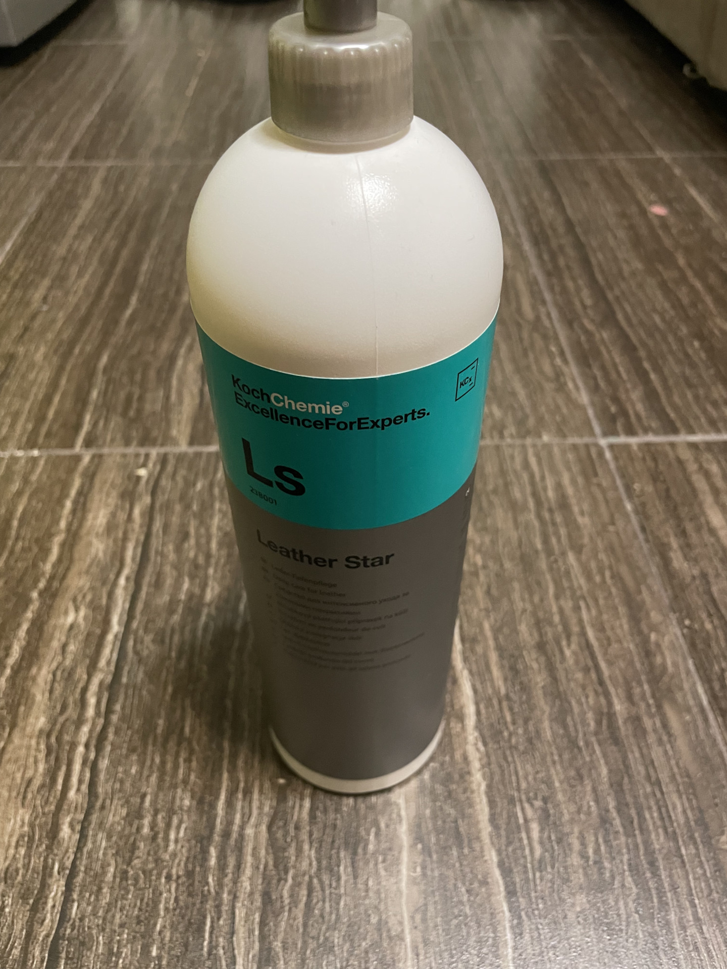 фолликулярный кератоз гусиная кожа. красивый цвет загара. гиперемия лица период лихорадки. кожа горячая на ощупь. кожа горячая на ощупь.