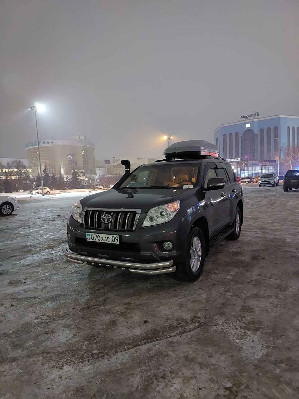 Подарок Prado — установка багажного бокса на крышу. — Toyota Land Cruiser  Prado 150-series, 3 л, 2012 года | аксессуары | DRIVE2