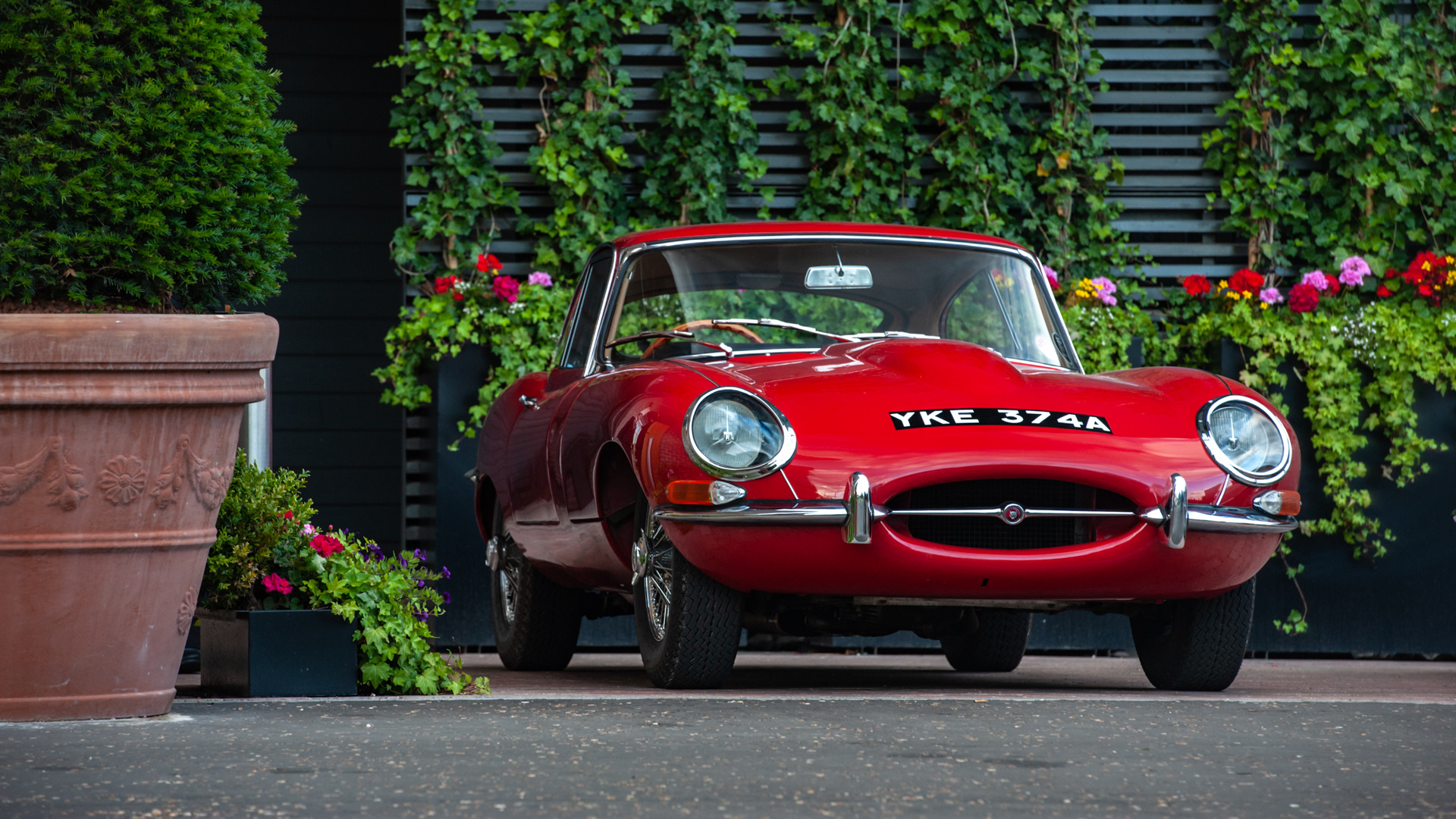 Е туре 90. Jaguar e-Type v12. Jaguar e-Type v8. Jaguar e Type v6. Jaguar Type e в 24-часовых гонках в Ле-Мане 1962 года.