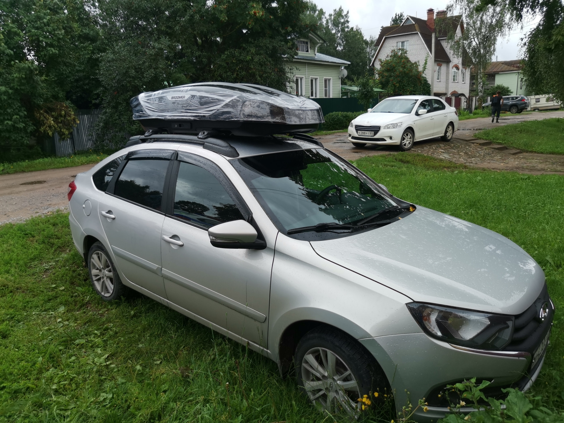 Поставил бокс — Lada Гранта Лифтбек (2G), 7,5 л, 2019 года | аксессуары ...