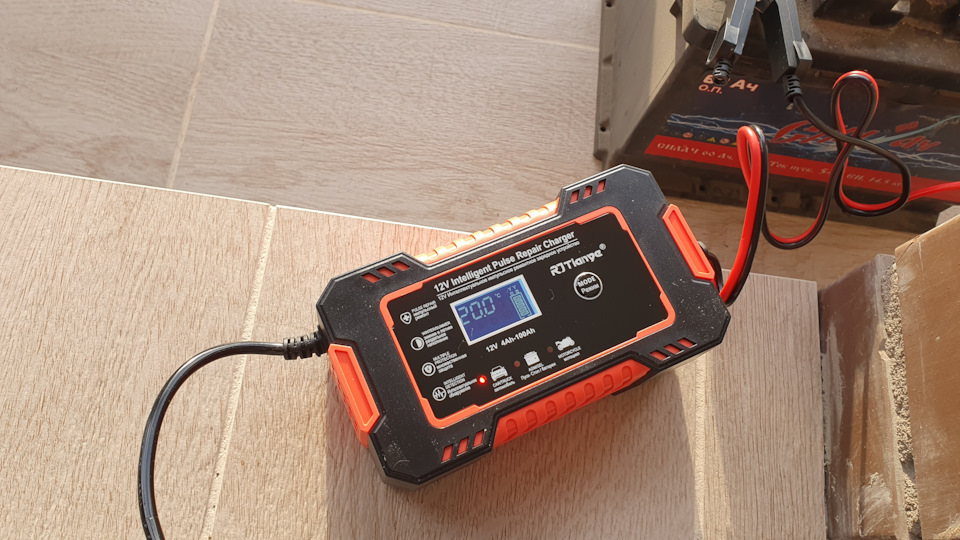 Зарядка АКБ китайским зарядным устройством. — Peugeot 208 (1G), 1,6 л ...