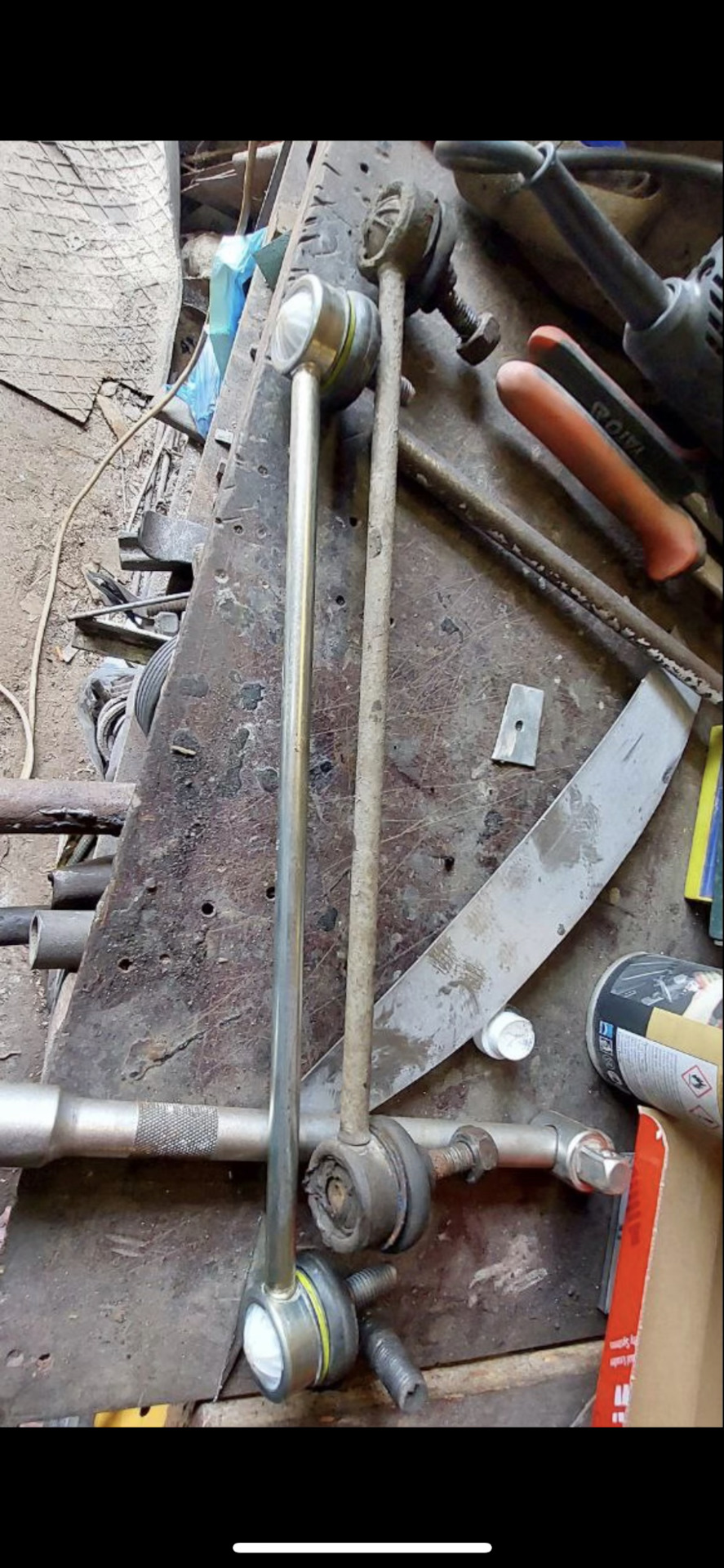 Какой-то непонятный скрежет при повороте руля и стук при торможении ...