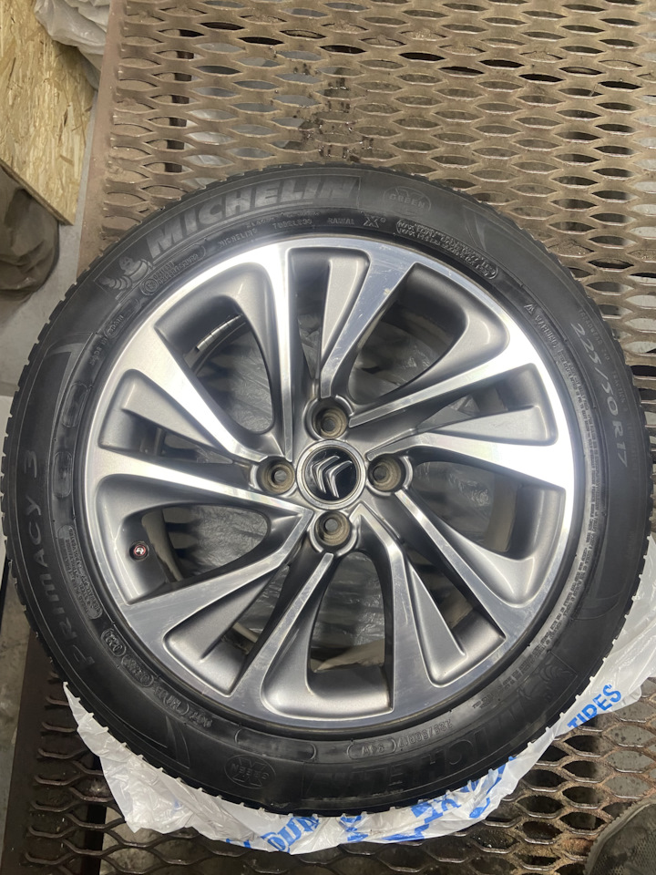 Шины летние Michelin 225/50 R17, литые диски Ronal 7,5Jx17 ET29 4x108 на Citroen C4 (1G), Citroen DS3, Citroen DS4, Citroen DS5. Б/у | 45 000 ₽ в городе Таганрог | DRIVE2