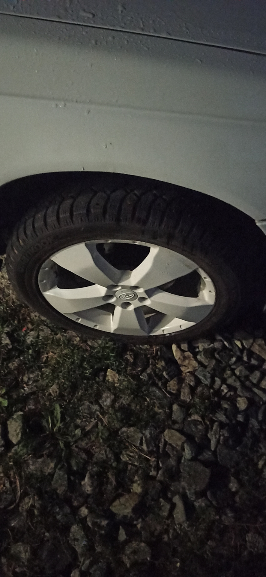 Масло в моторе, клапанную крышку на герметик, перестал работать ...