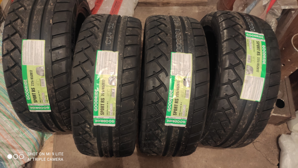 Новая летняя резя полуслик Westlake sport rs 225/45/17 — Skoda Octavia ...