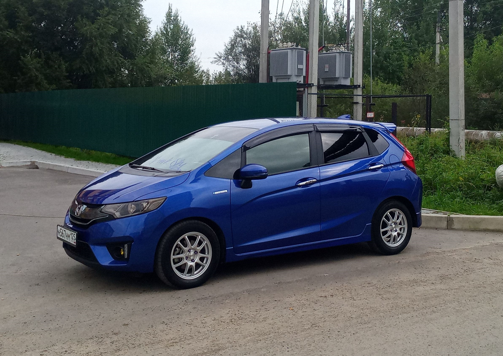 1 даже 2. Honda Fit GK литье 17. Honda Fit 2016 диски. Литье на хонду фит 2014. Хонда фит 2014 года на 15 литье.