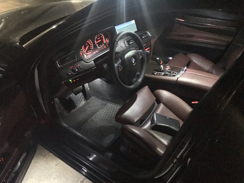 Фото в бортжурнале BMW 7 series (F01/02)