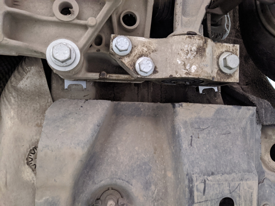 Замена масла в АКПП, сайлентблок — Skoda Octavia A5 Mk2, 1,6 л, 2008 ...