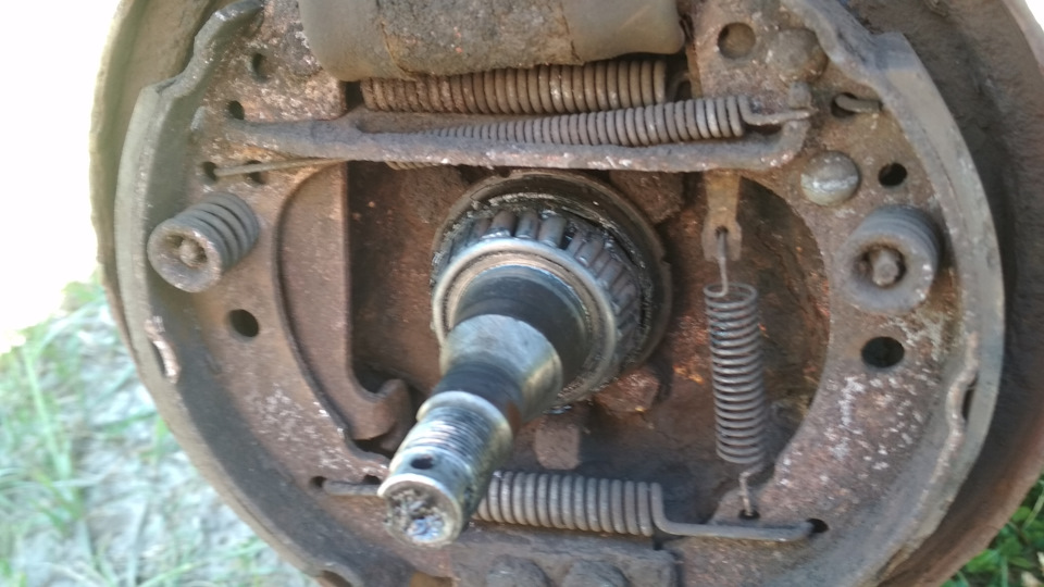 Гольф 2 замена подшипника. Гольф 2 замена подшипника. Задние ступичные подшипники фольксваген гольф 2. Golf 2 подшипник ступицы задний. Ступичный подшипник гольф 2 2002г.