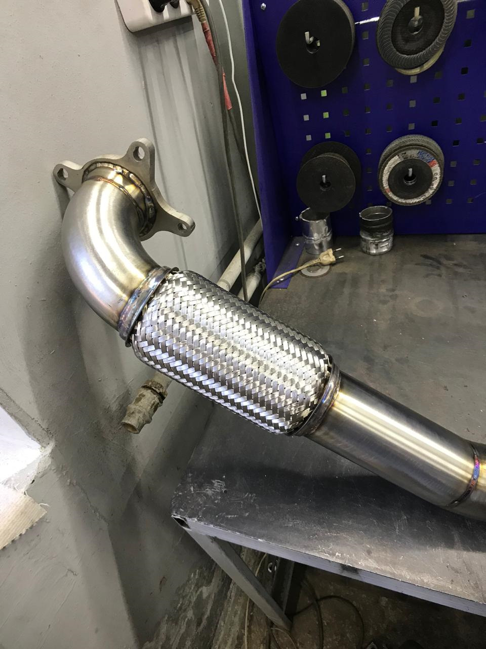 Downpipe) — Volkswagen Golf GTI Mk5, 2 л, 2007 года тюнинг DRIVE2