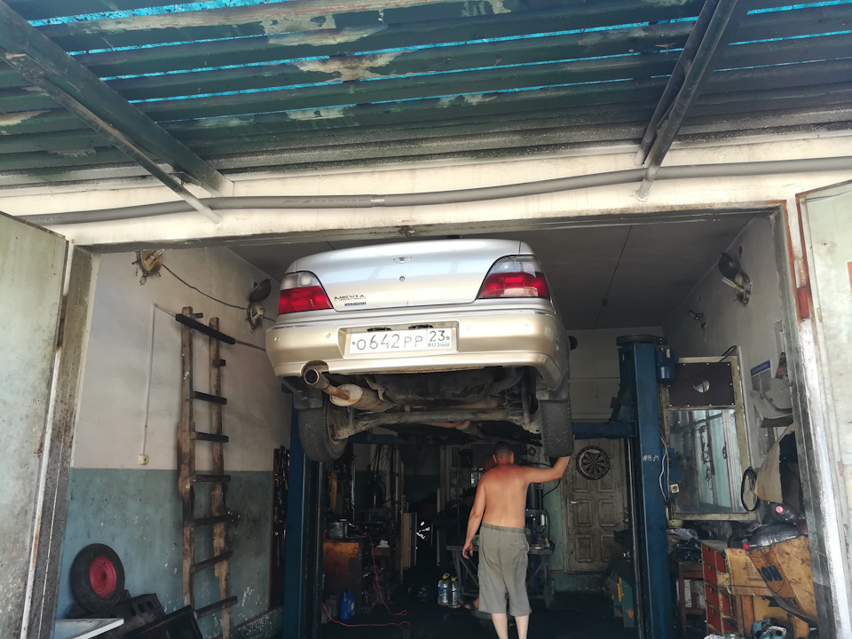 После установки нового радиатора, настал момент замены антифриза — Daewoo Nexia (2G)