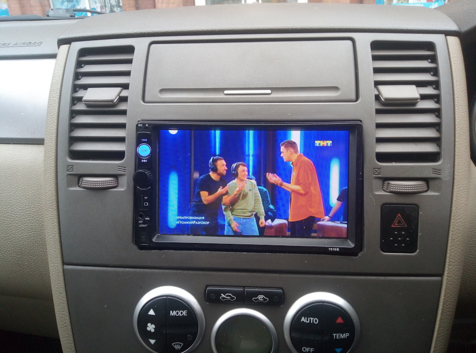 ТВ в авто — Nissan Tiida (1G), 1,5 л, 2005 года | своими руками | DRIVE2