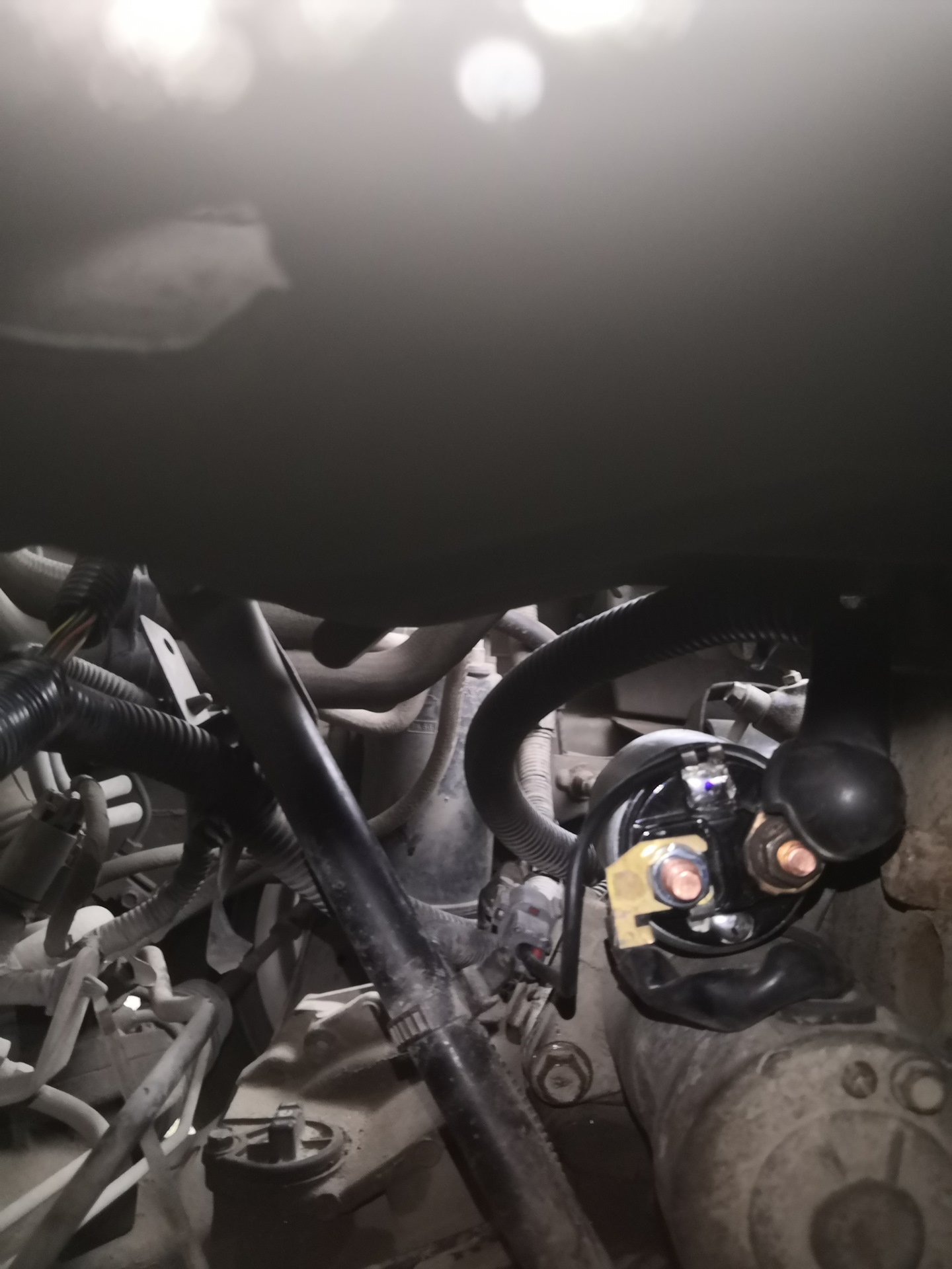 Замена втягивающего реле стартера. — Nissan Almera II (N16), 1,5 л ...