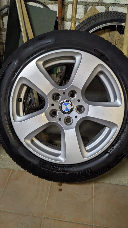 Шины летние 225/45 R17, литые диски BMW 7,5Jx17 ET20 5x120 на BMW 3 ...