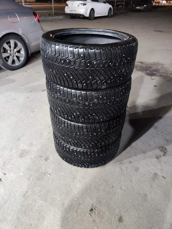 Шины зимние шипованные Continental 245/40 R18 на Audi A4 (B8), Audi A4 ...