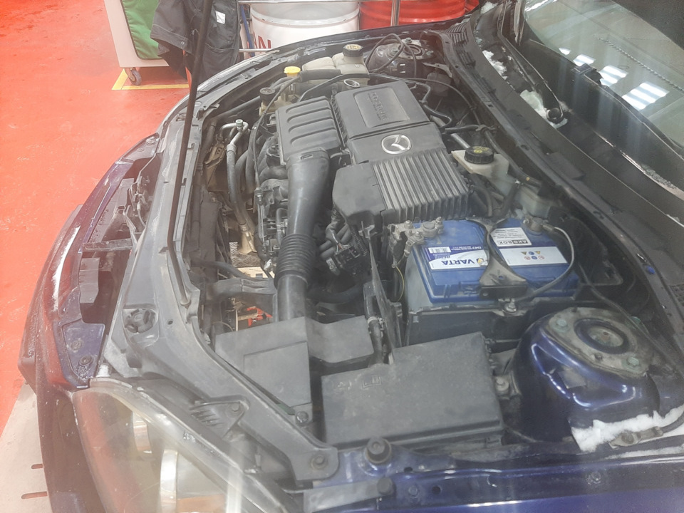 Замена масла / подлил тормозухи / опять почернела жидкость ГУР — Mazda ...