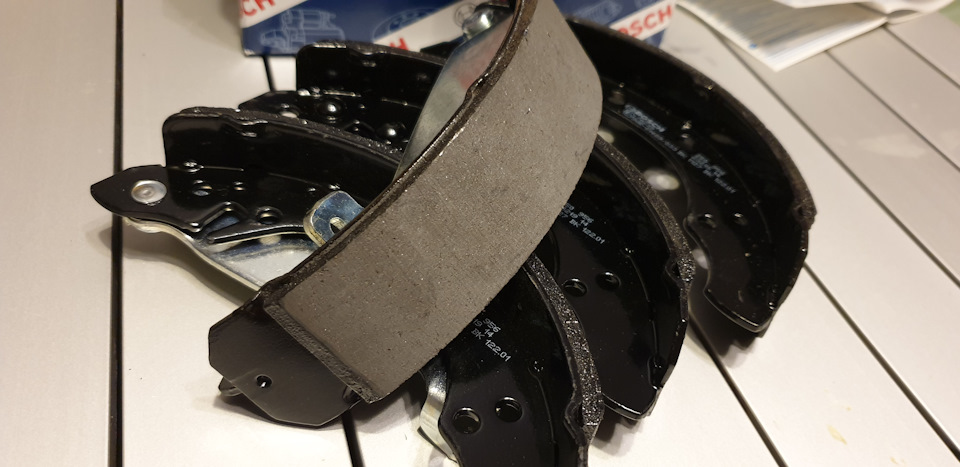 Колодки тормозные барабанные, комплект Bosch 0 986 487 270 — Skoda ...