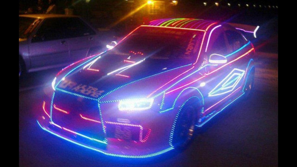 машина с подсветкой в салоне что за машина. UiAAAgFCG A 960. машина с подсветкой в салоне что за машина фото. машина с подсветкой в салоне что за машина-UiAAAgFCG A 960. картинка машина с подсветкой в салоне что за машина. картинка UiAAAgFCG A 960. Еще совсем недавно освещение салона автомобиля сводилось к единственному потолочному плафону. Но уровень комфорта постепенно повышался. И вот уже автопроизводители дополняют комплектации штурманскими направленными светильниками, лампочками в бардачке, подсветкой косметического зеркальца, освещением порогов, внутренних ручек двери и даже пространства для ног.