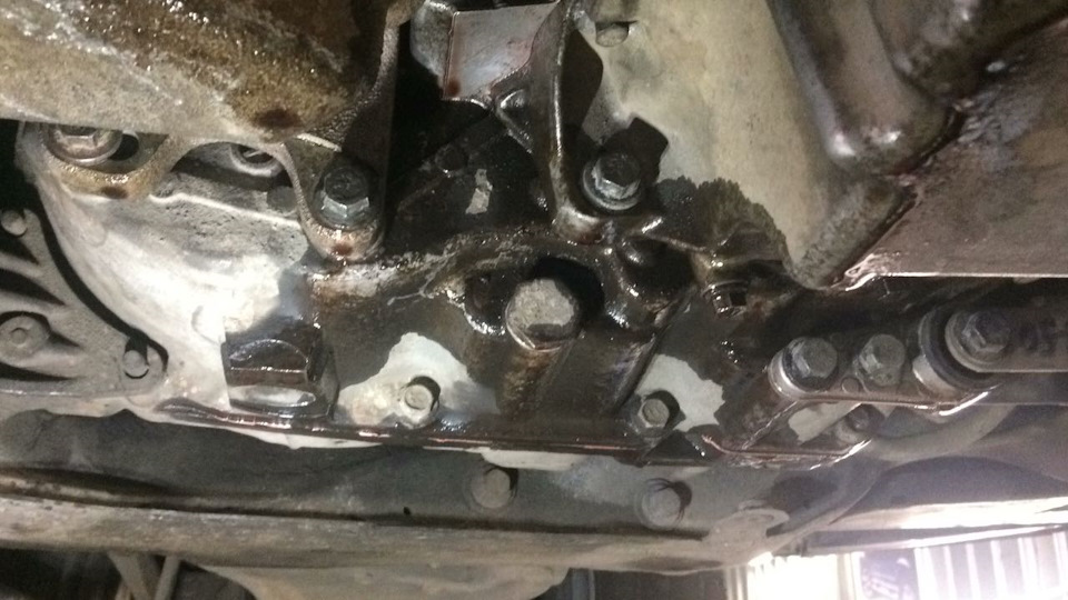 Xc70 2006г 2,5T AW55-51AWD Течь сальника масленного насоса акпп ...