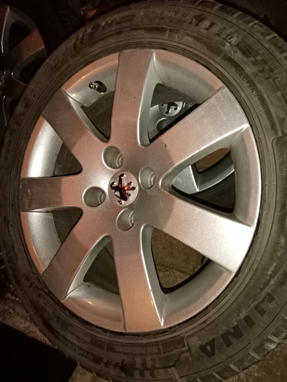 Вот такие у меня теперь есть колёсики с 308 — Peugeot Partner Tepee