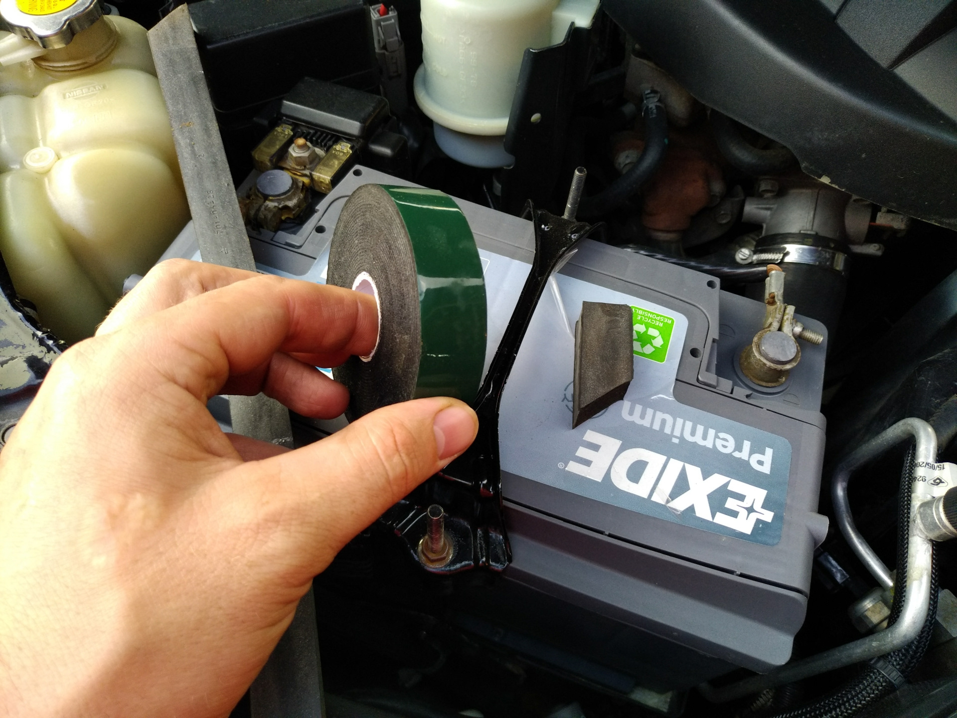 Долой стук петлей капота — Nissan Pathfinder (3G), 2,5 л, 2008 года ...