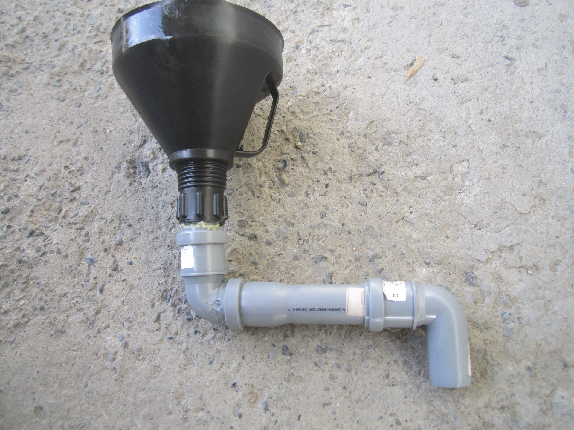 Воронка для залива масла mitsubishi. Воронка для залива масла mitsubishi. Воронка для заливки масла в акпп. Воронка для заливки масла в акпп через щуп. Масляный щуп лачетти 1.