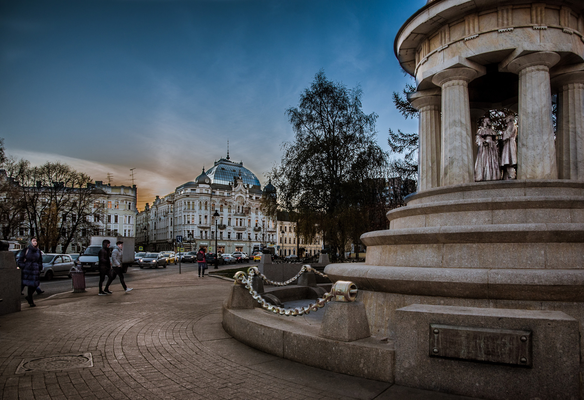 Никитские ворота москва фото