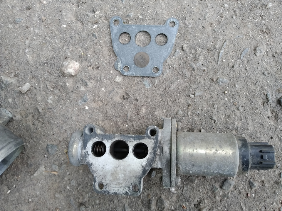 Замена клапана холостого хода GA16DE — Nissan Primera (P11), 1,6 л ...