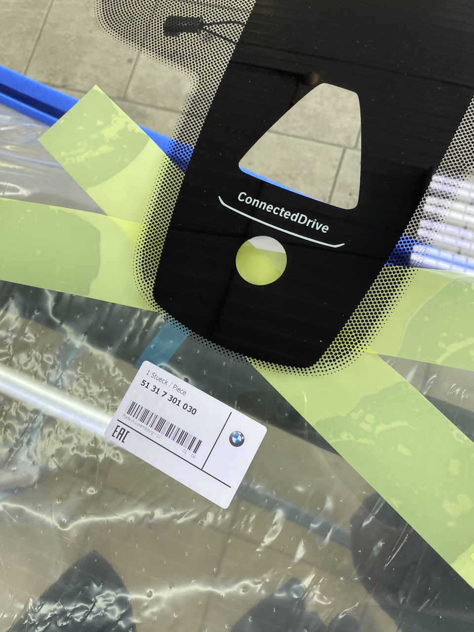 Долгожданный вырез под камеру — BMW 2 series Active Tourer (F45). Запчасти на фото: 51317301030