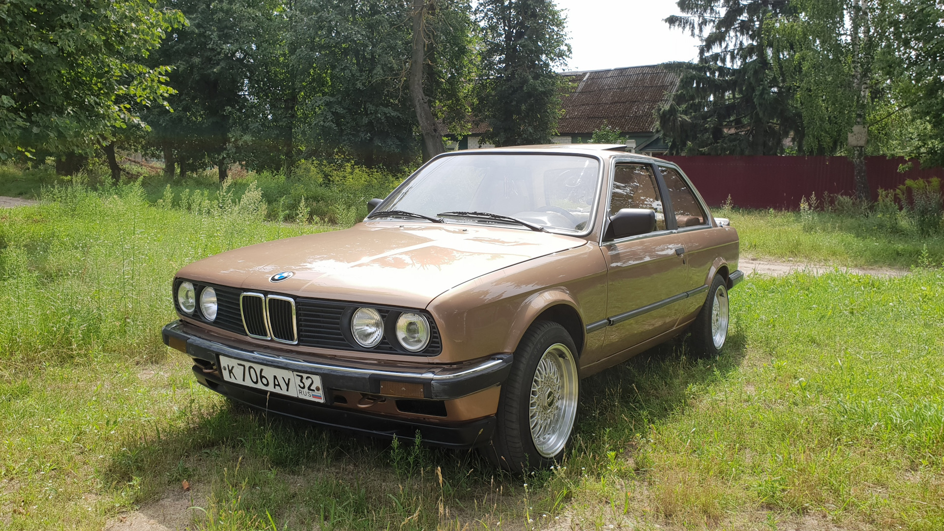 BMW 323i e30