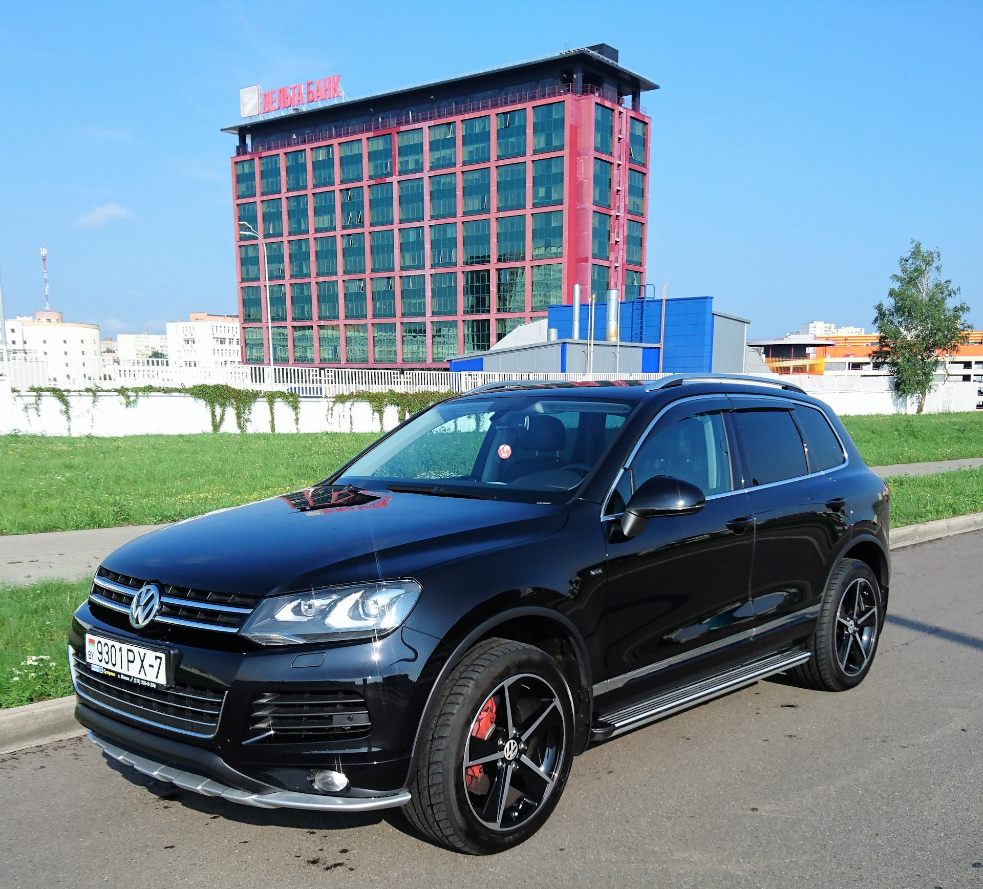 Wv touareg nf. Touareg 2. Volkswagen Touareg 2 Black Tuning. Touareg 2014 Tuning. Туарег 4.