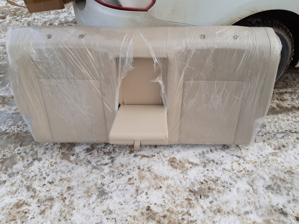 Заднее сиденье с подлокотником от VW Vento. Установка весной ...