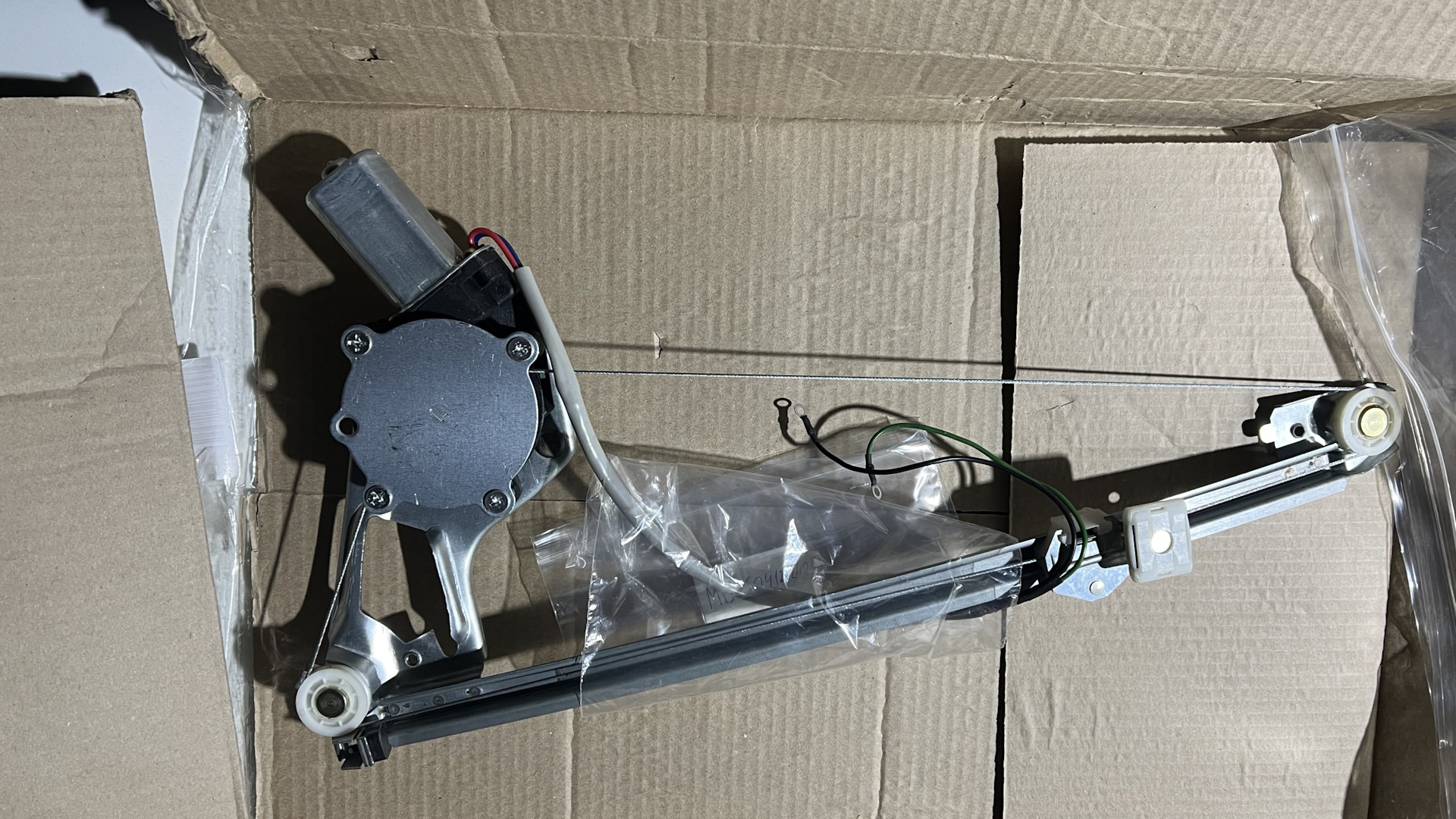Замена заднего электо стеклоподъемник — Mercedes-Benz E-class (W124), 2 ...