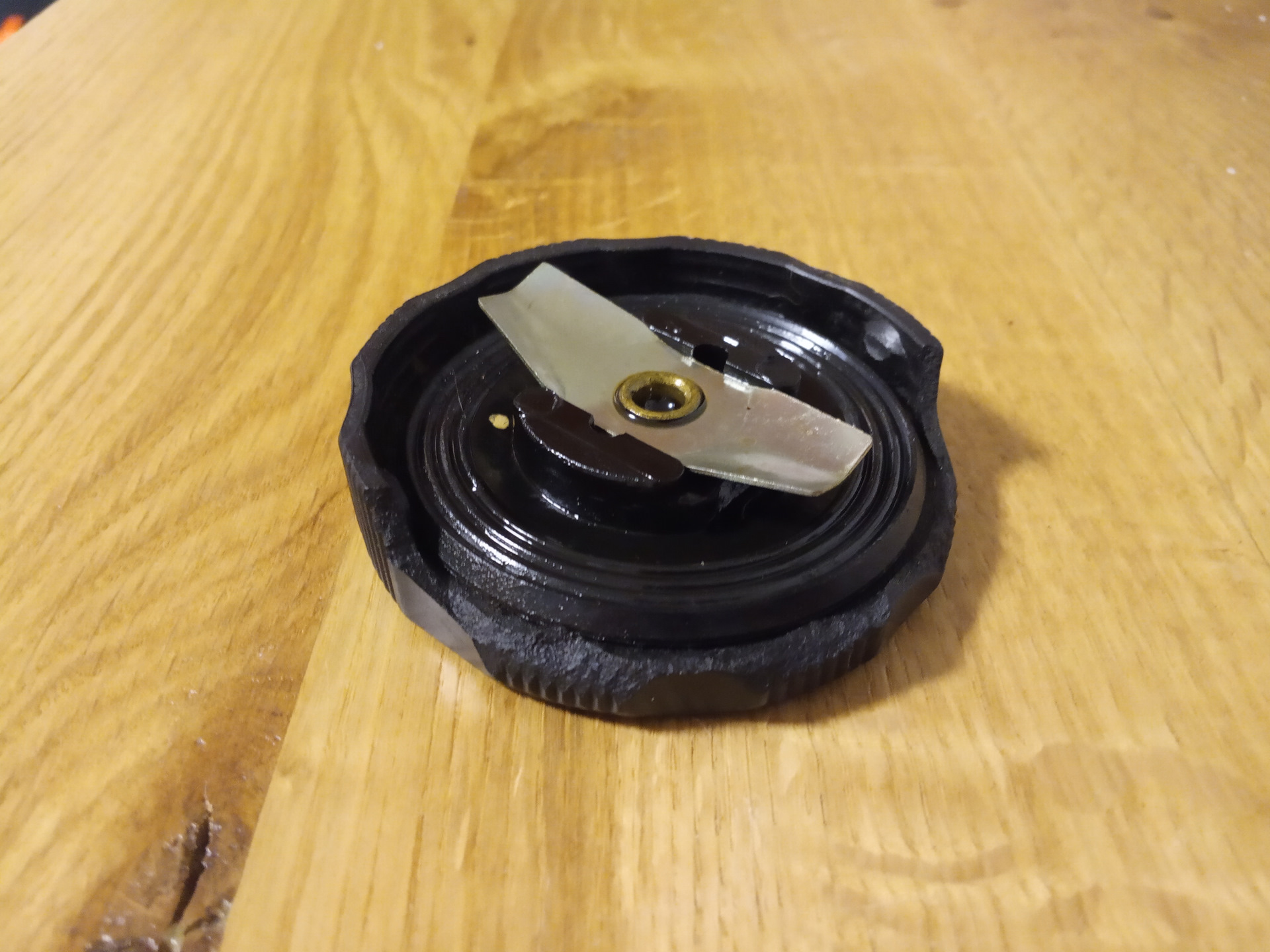 Крышка маслозаливной горловины accent. 4. Крышка маслозаливной горловины фиат добло 1. Крышка масляного фильтра шевроле круз. Крышка маслозаливной горловины 2110.