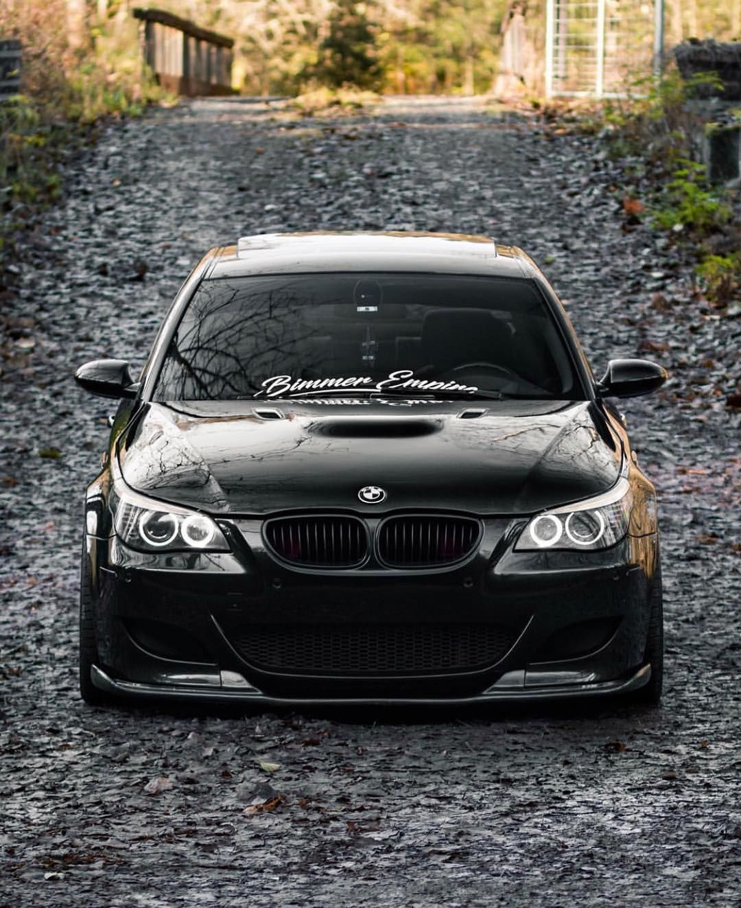 BMW m5 e60 черная