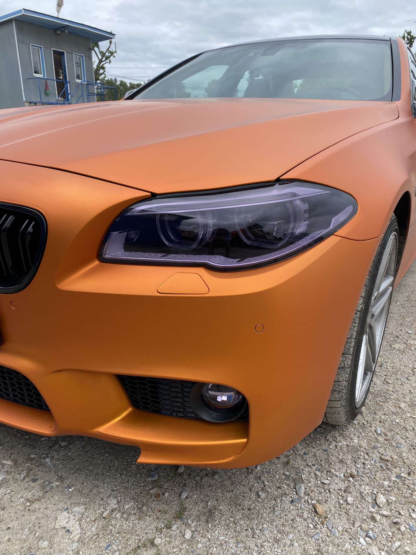Полиуретан фотохромный на фары — BMW 5 series (F10), 3 л, 2016 года ...