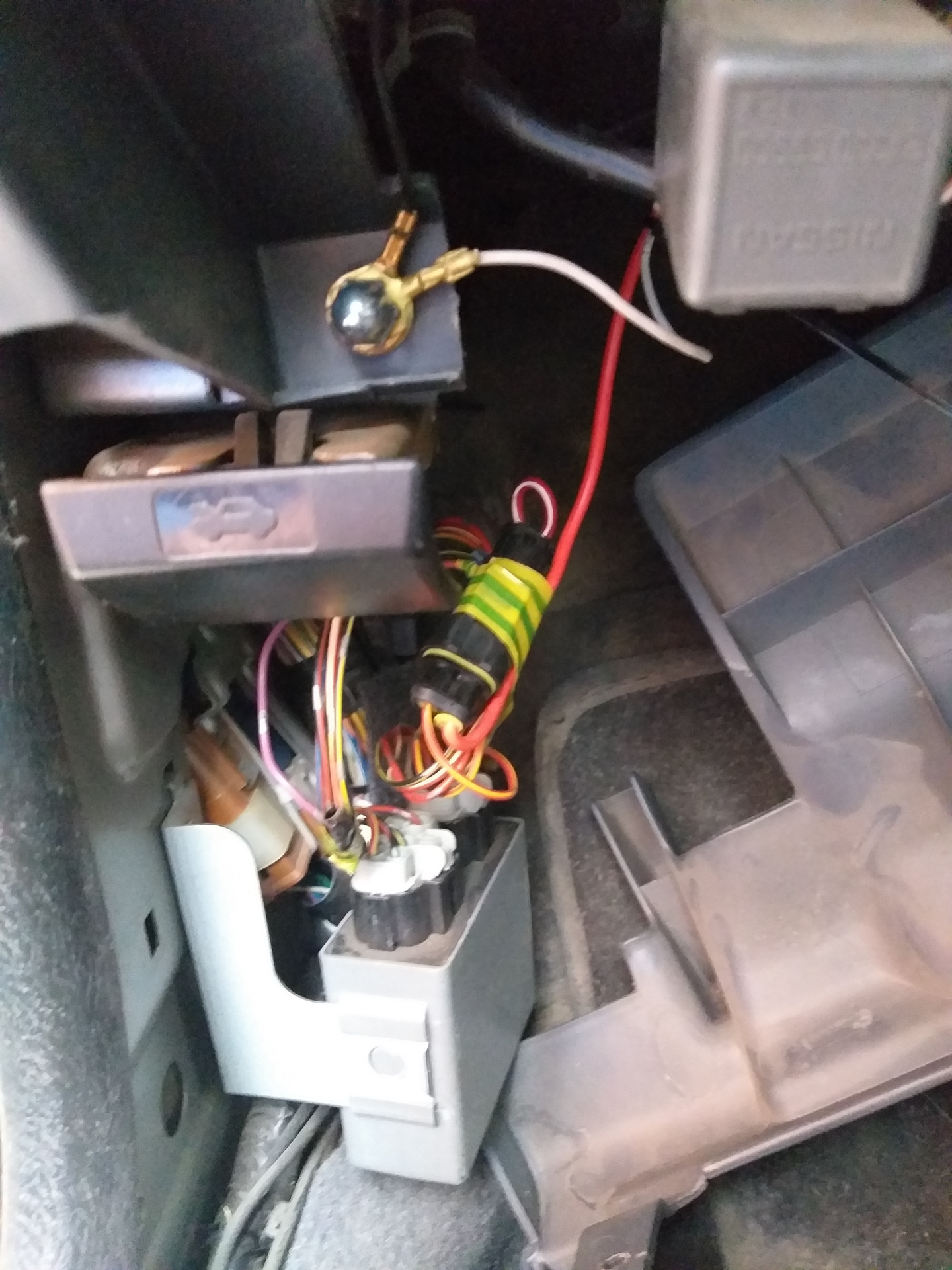 Перевод евросвета с ближнего на ПТФ — Nissan Almera II (N16), 1,8 л ...