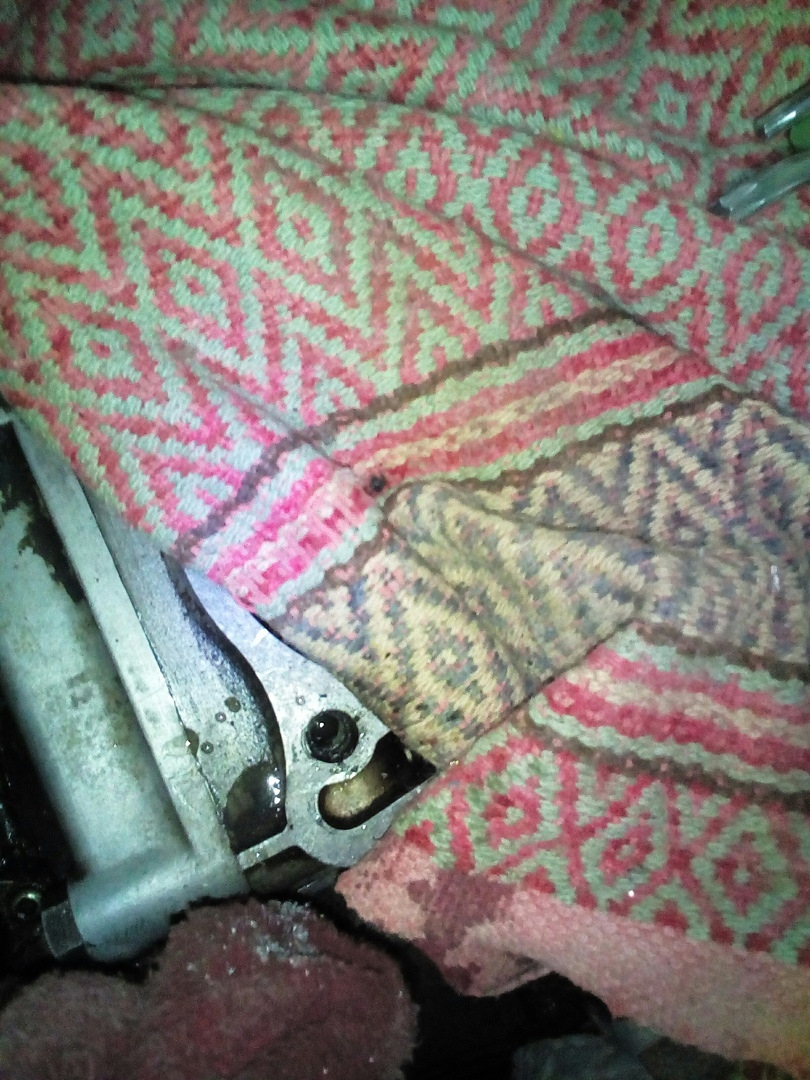 Как выкрутить обломанный болт из блока двигателя. — Honda Integra (DB6 ...