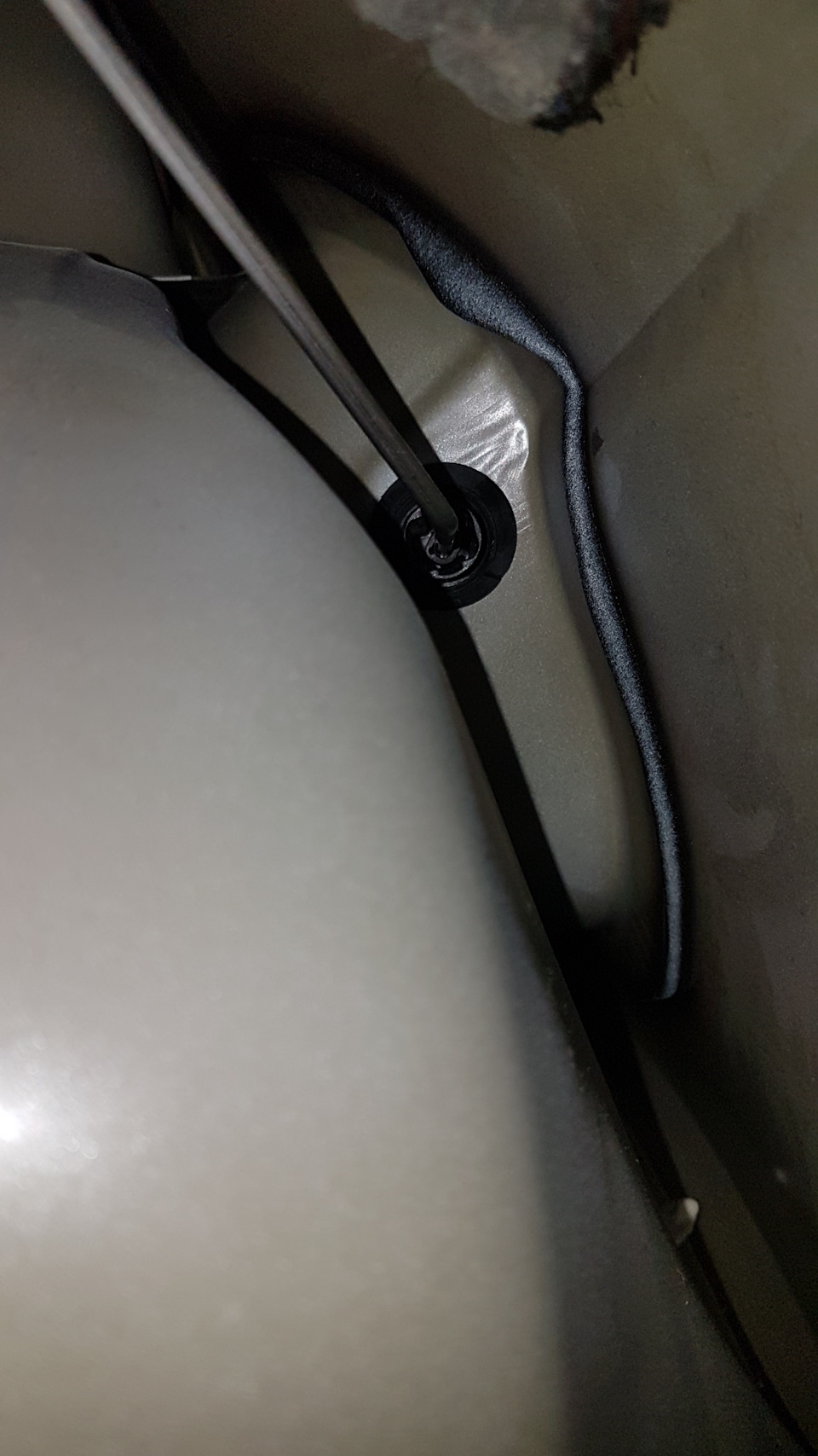 Не открывается лючок/крышка бензобака. Ремонт. — Volkswagen Passat CC ...