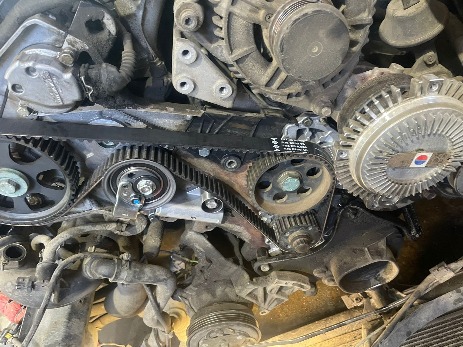 Заменил ремень ГРМ на моторе AEB — Audi A6 (C5), 1,8 л, 1997 года ...