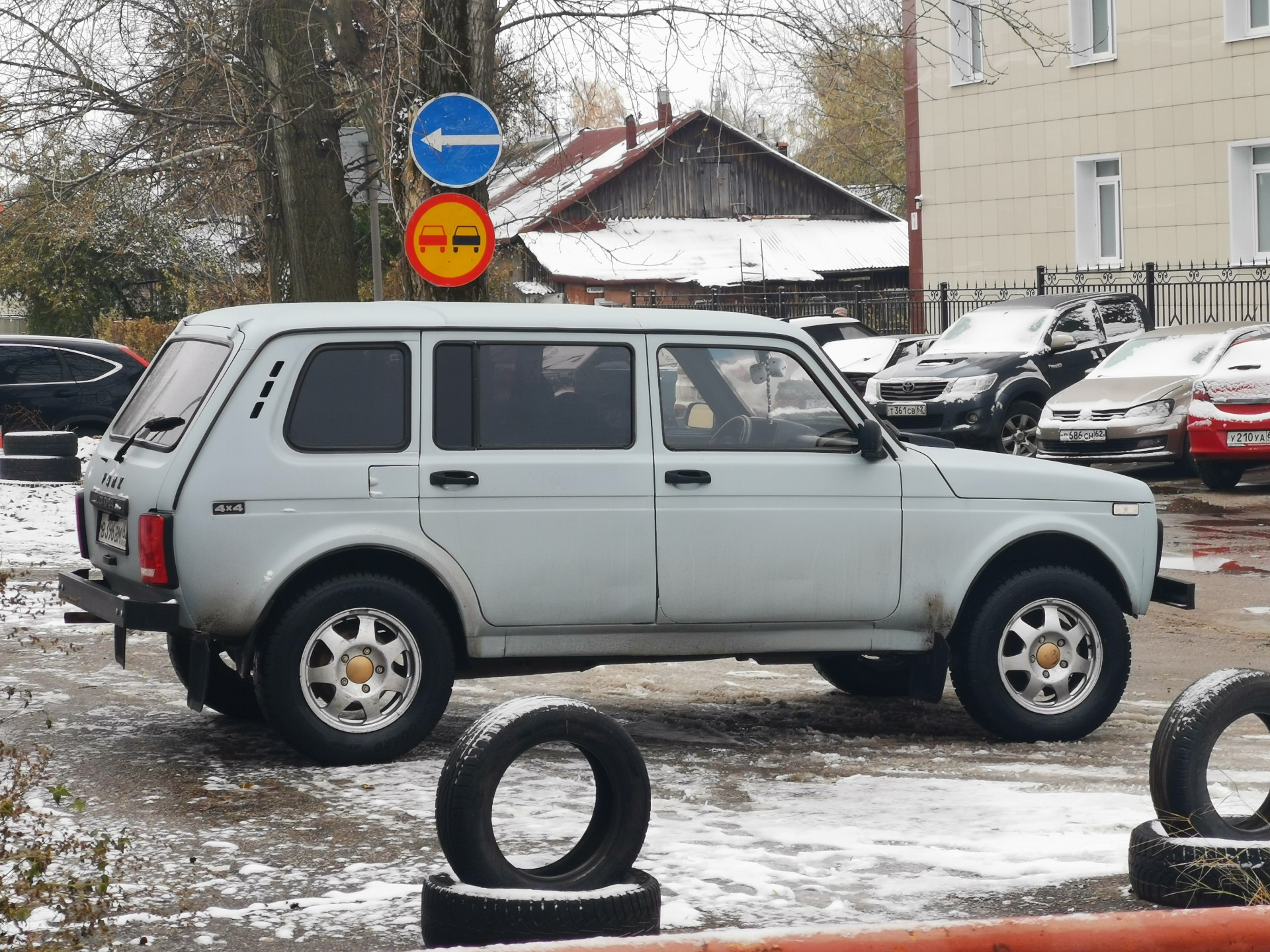 215 70 r16 на ниве. Наверное самая большая резина без лифта. — Lada ...