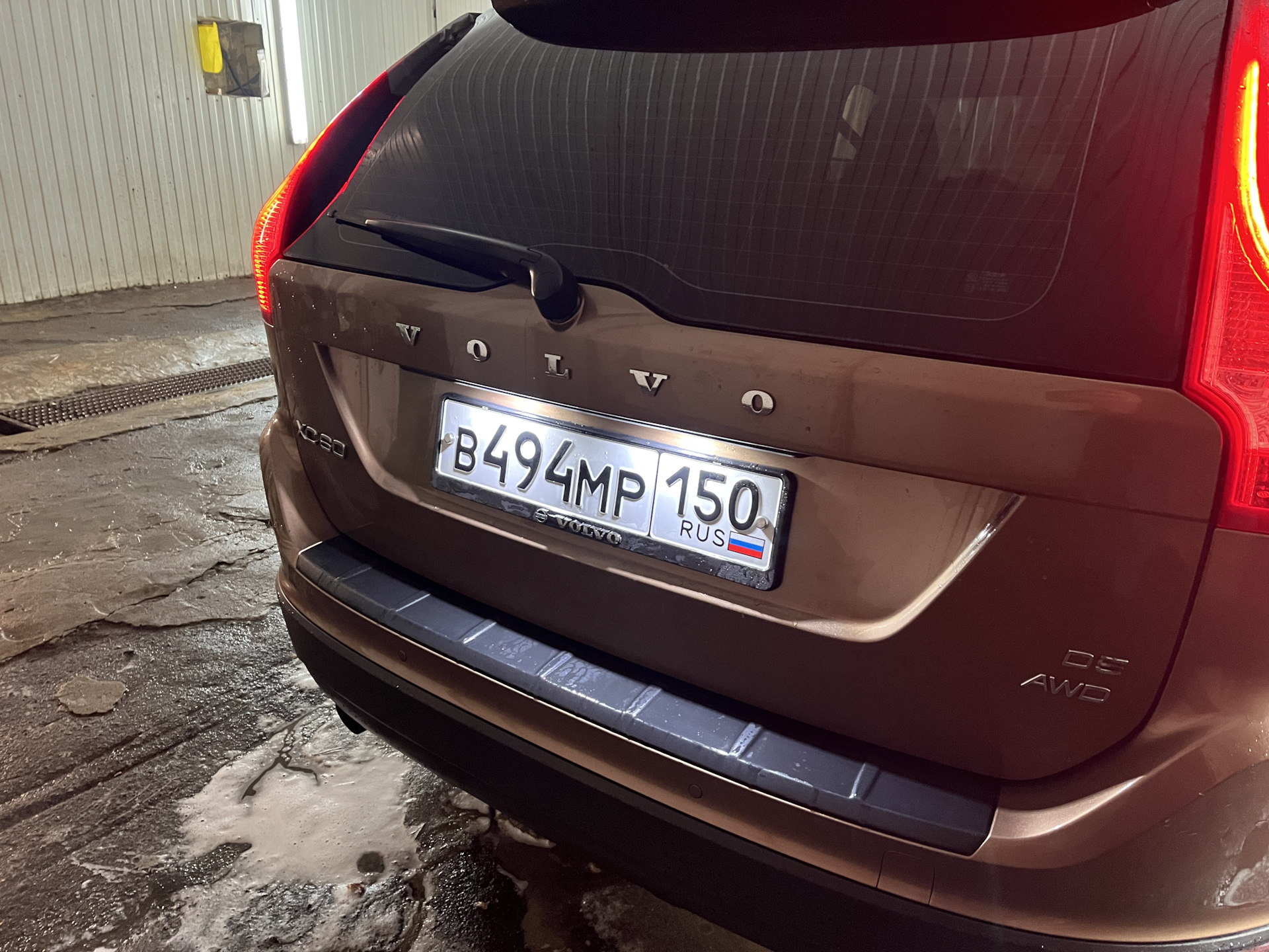 Подсветка номера — Volvo XC60 (1G), 2,4 л, 2009 года | аксессуары | DRIVE2