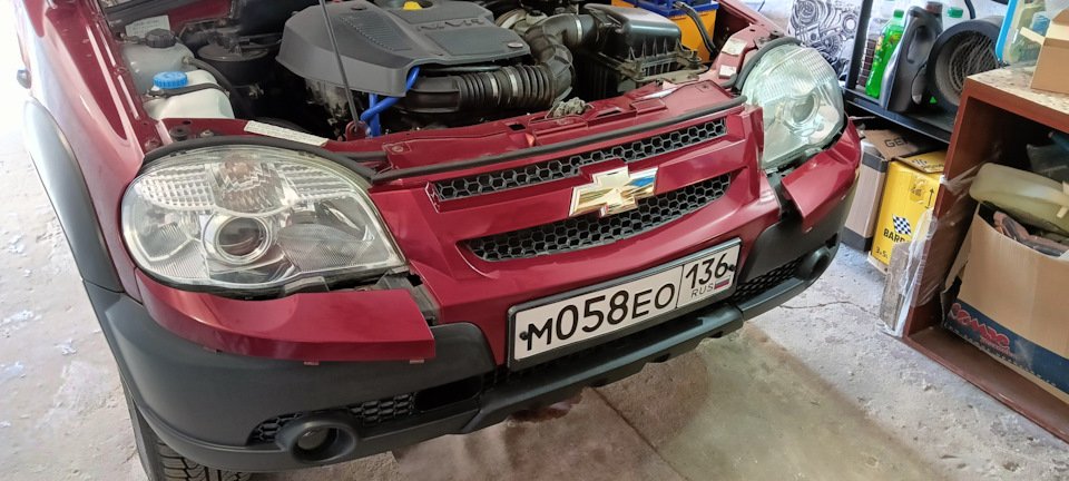 начал с разбора пластика… — Chevrolet Niva GLX