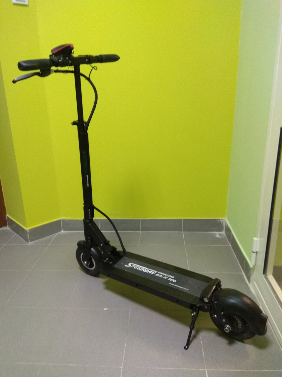 Подножка speedway mini. Minimotors speedway mini 4 pro. Speedway mini 4 pro. Электросамокат speedway. Speedway mini 4.
