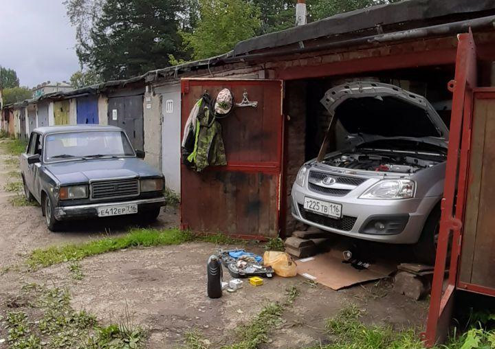 Чем можно убрать клей с панели автомобиля