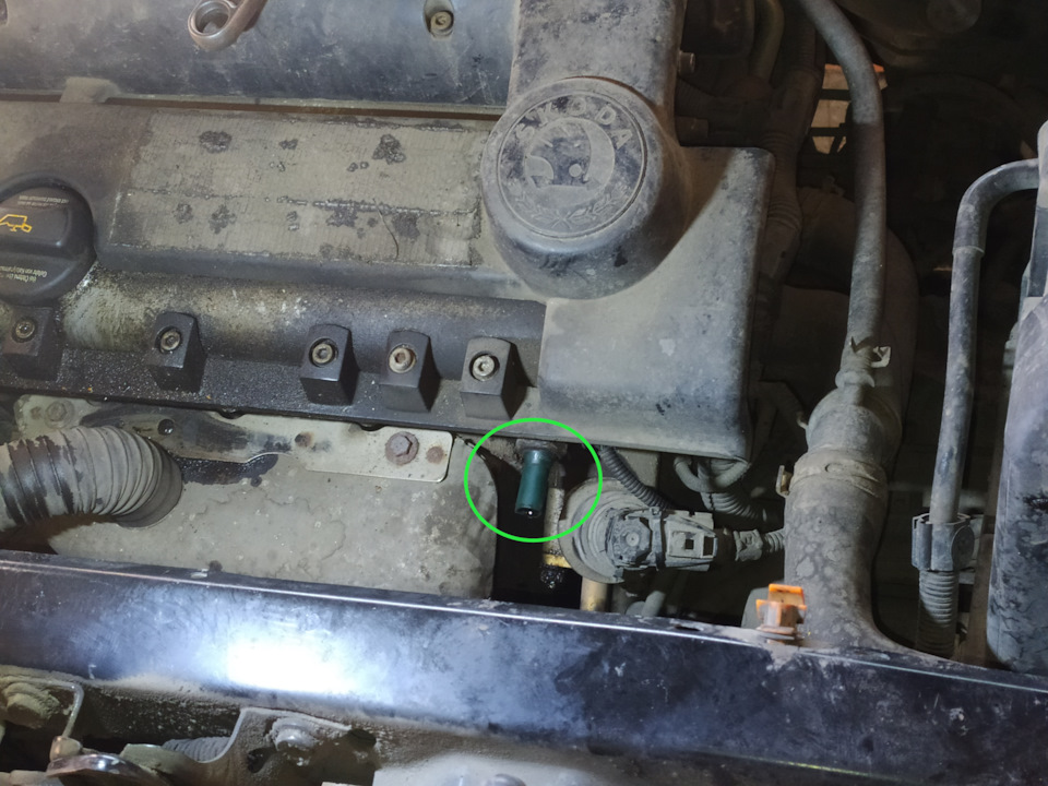 82 — Загорелась лампочка давления масла! — Skoda Octavia A4 Mk1, 1,4 л ...